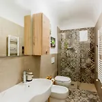 Apartment Guesthost - Sant'ambrogio Lovely Retreat In