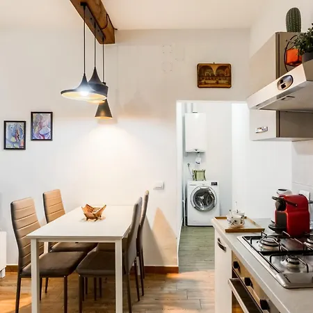 Guesthost - Sant'ambrogio Lovely Retreat In Apartment