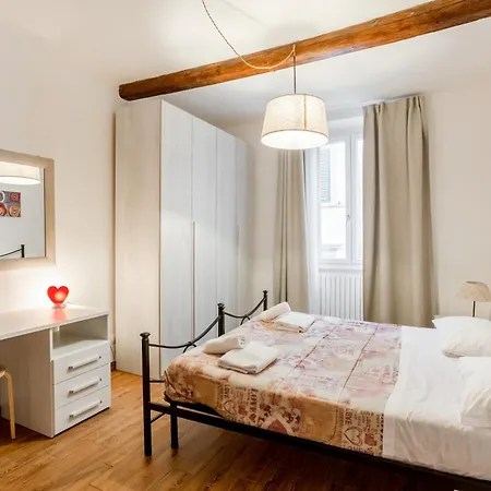 Guesthost - Sant'ambrogio Lovely Retreat In Appartamento