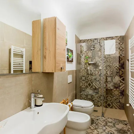 Appartamento Guesthost - Sant'ambrogio Lovely Retreat In